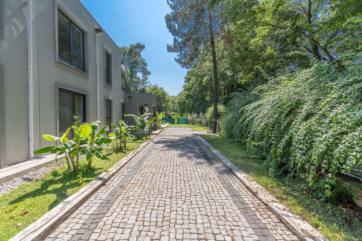 İnlice ‘de Doğanın İçinde Satılık Modern Villa
