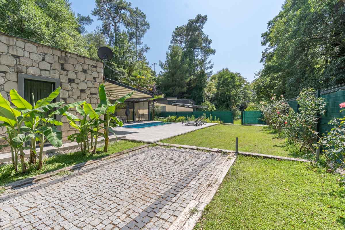 İnlice ‘de Doğanın İçinde Satılık Modern Villa
