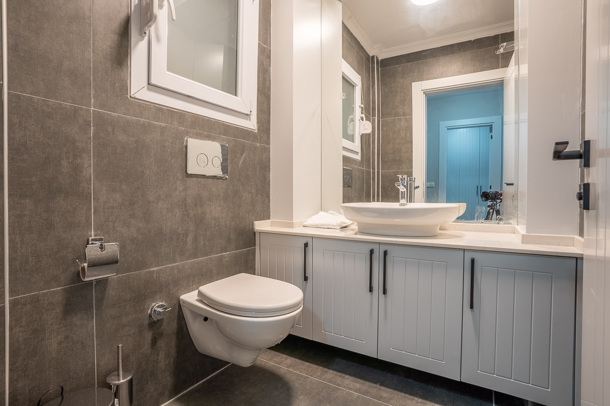 Kesintisiz Deniz Manzaralı Satılık Villa