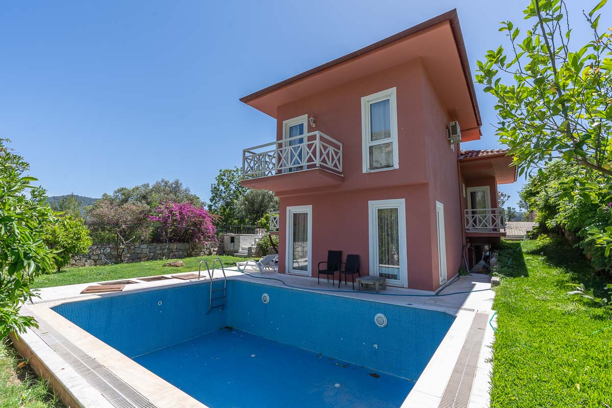 Orman Manzaralı Havuzlu Müstakil Villa