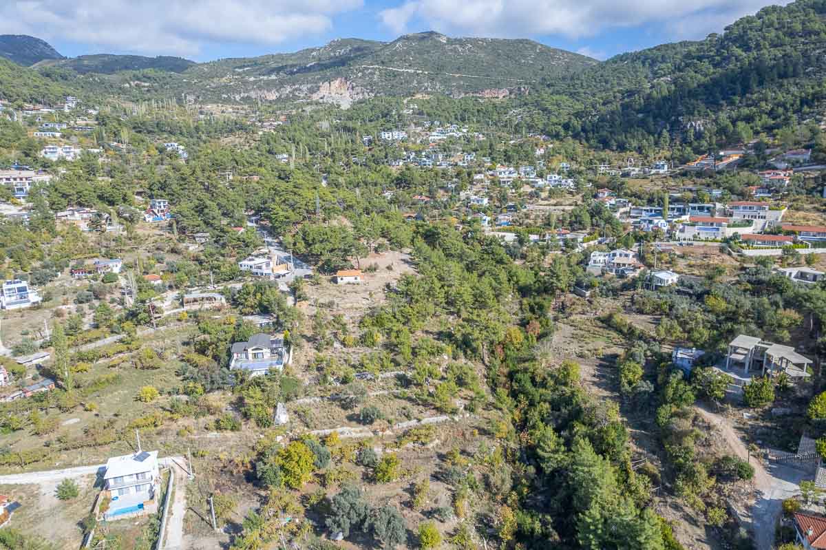 Kalkan İslamlarda Deniz Manzaralı Tarla