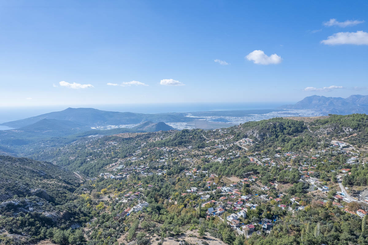 Kalkan İslamlarda Deniz Manzaralı Tarla