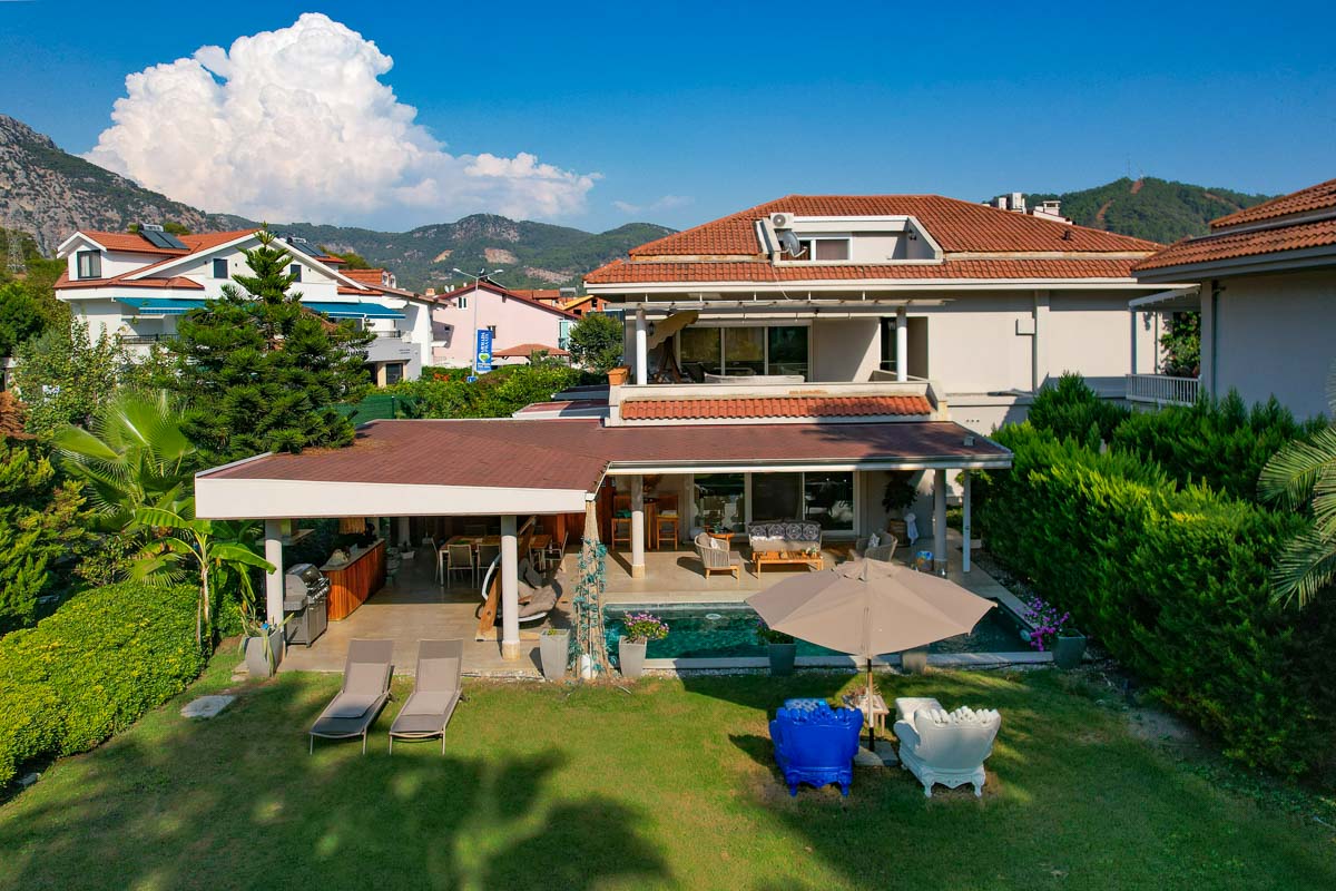 Safir Sitesi’nde Özel Havuzlu, Deniz Manzaralı Giriş Kat Yazlık