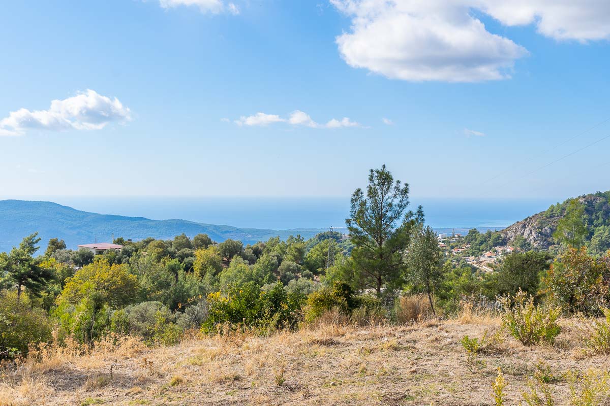 Kalkan İslamlarda Deniz Manzaralı Tarla