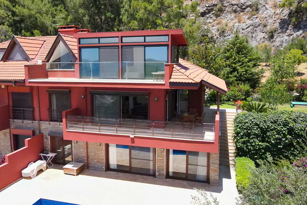 Turmaline Sitesi’nde Deniz Manzaralı Villa