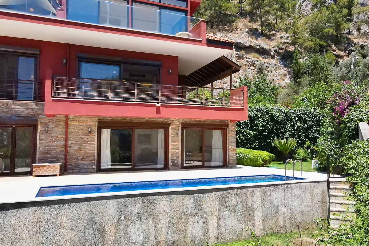 Turmaline Sitesi’nde Deniz Manzaralı Villa
