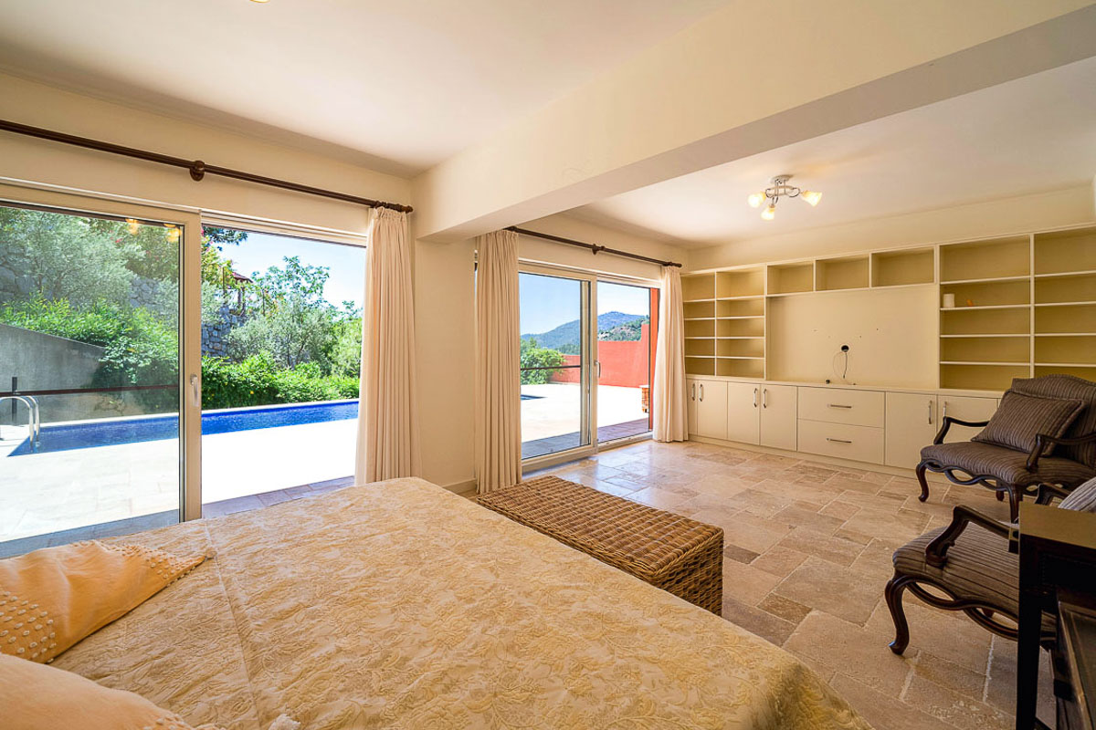 Turmaline Sitesi’nde Deniz Manzaralı Villa