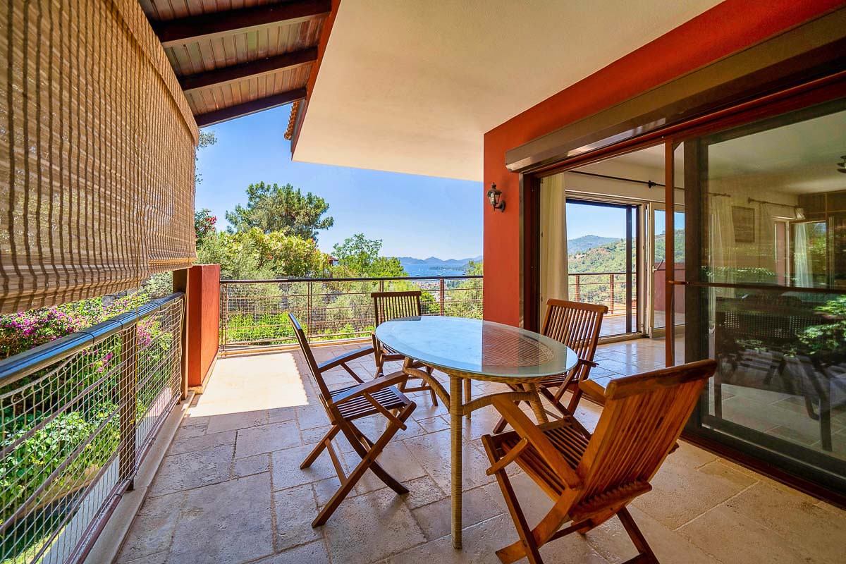 Turmaline Sitesi’nde Deniz Manzaralı Villa