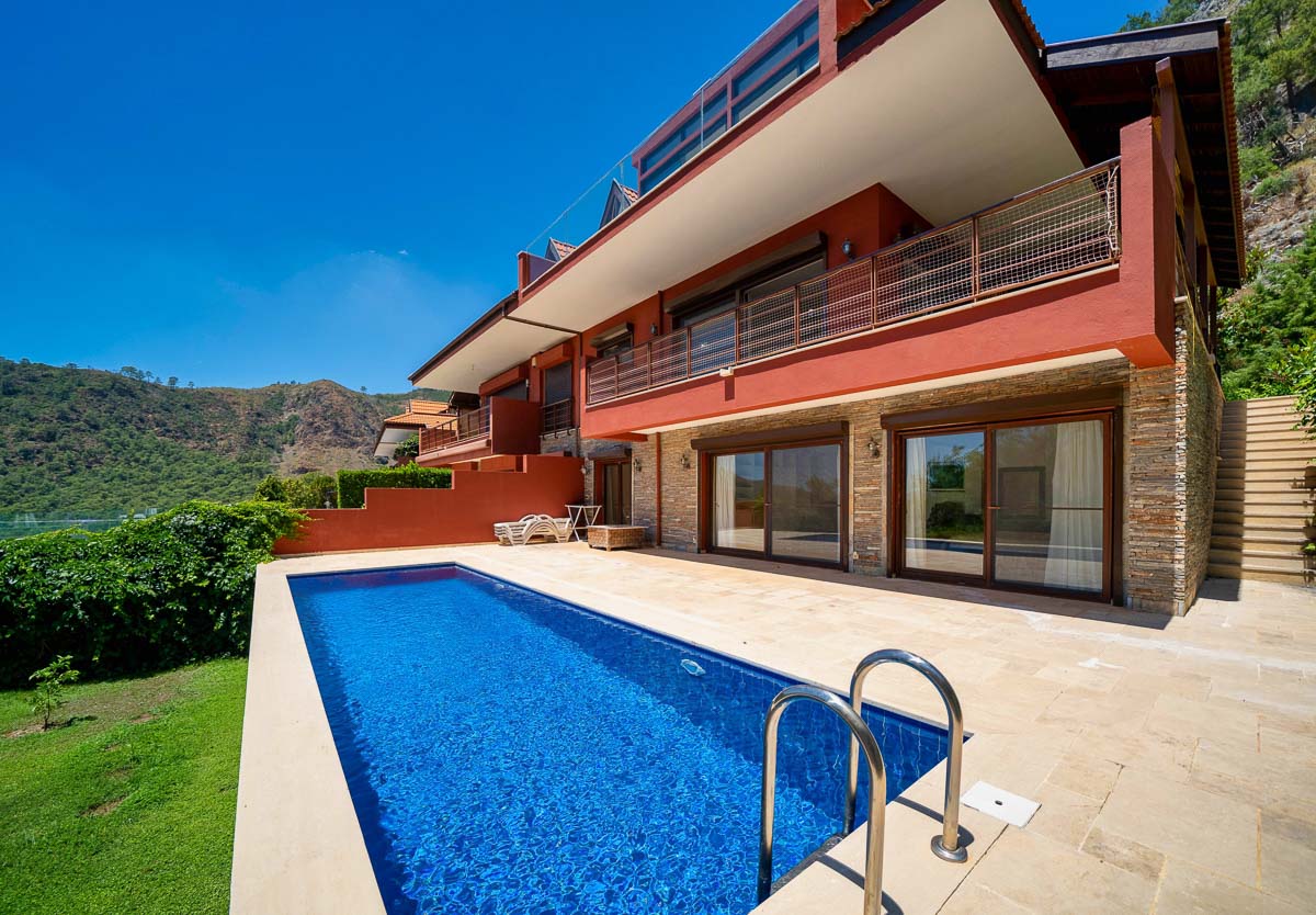 Turmaline Sitesi’nde Deniz Manzaralı Villa