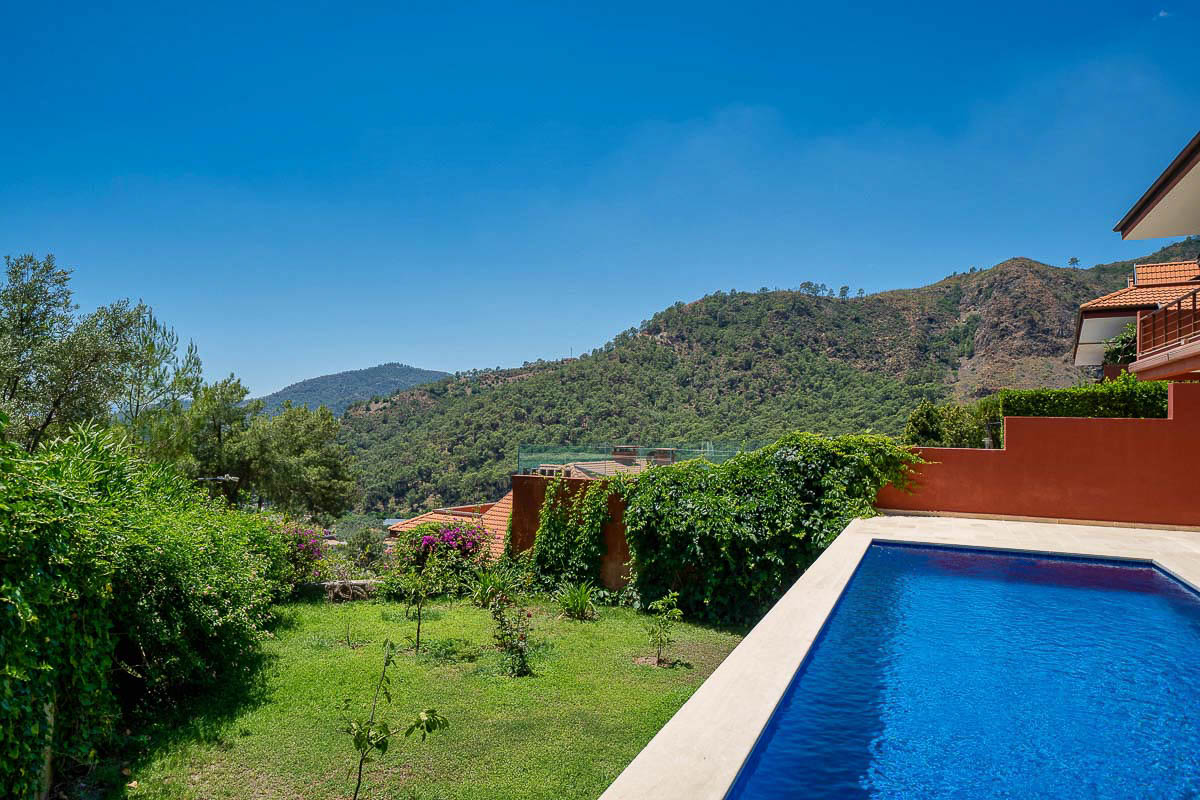 Turmaline Sitesi’nde Deniz Manzaralı Villa