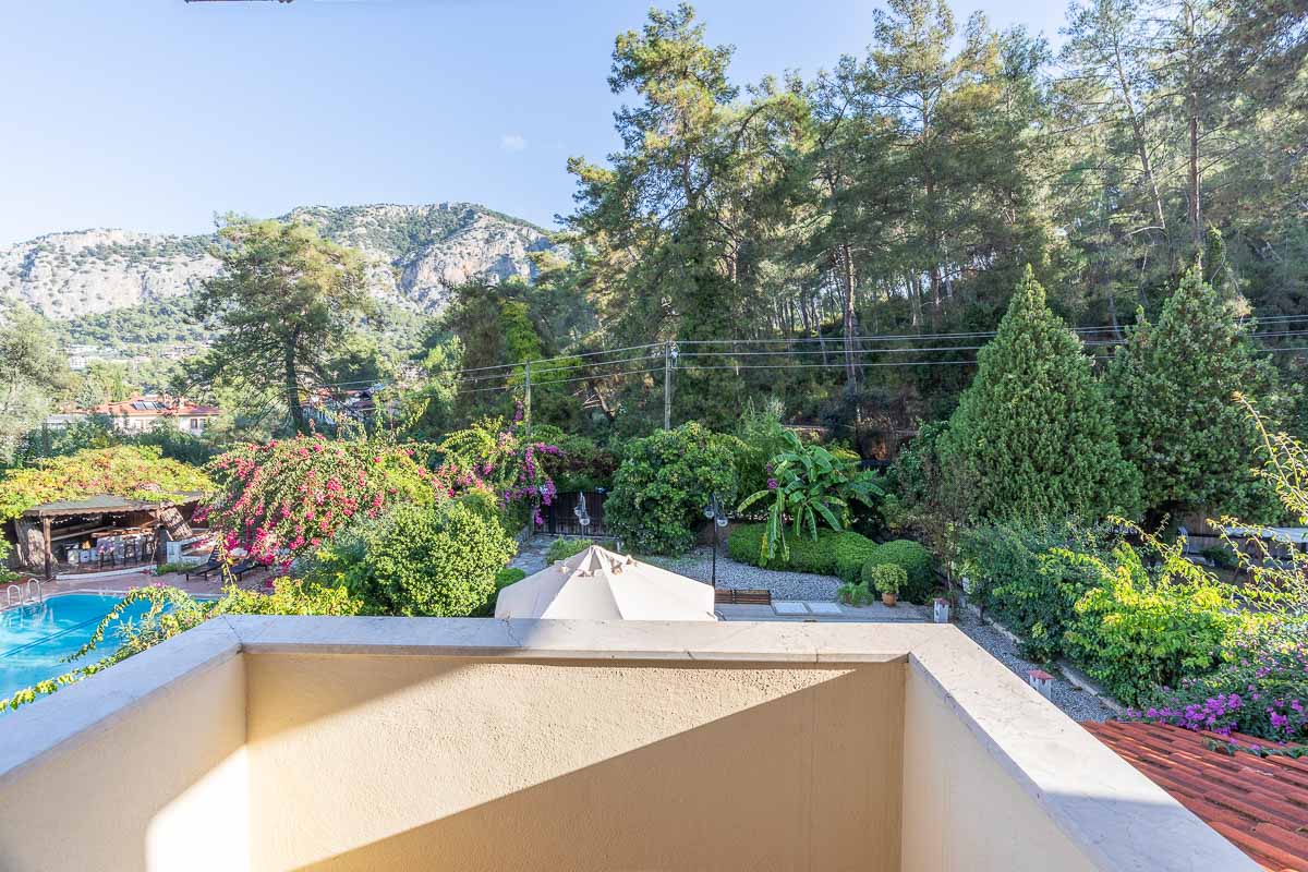 Çam Ormanları İçinde Satılık Villa