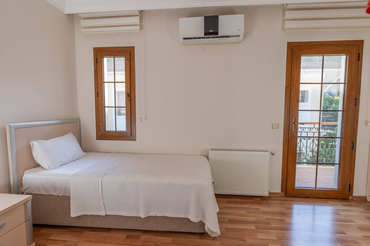 Çam Ormanları İçinde Satılık Villa