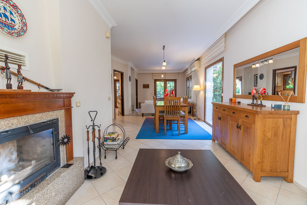 Çam Ormanları İçinde Satılık Villa