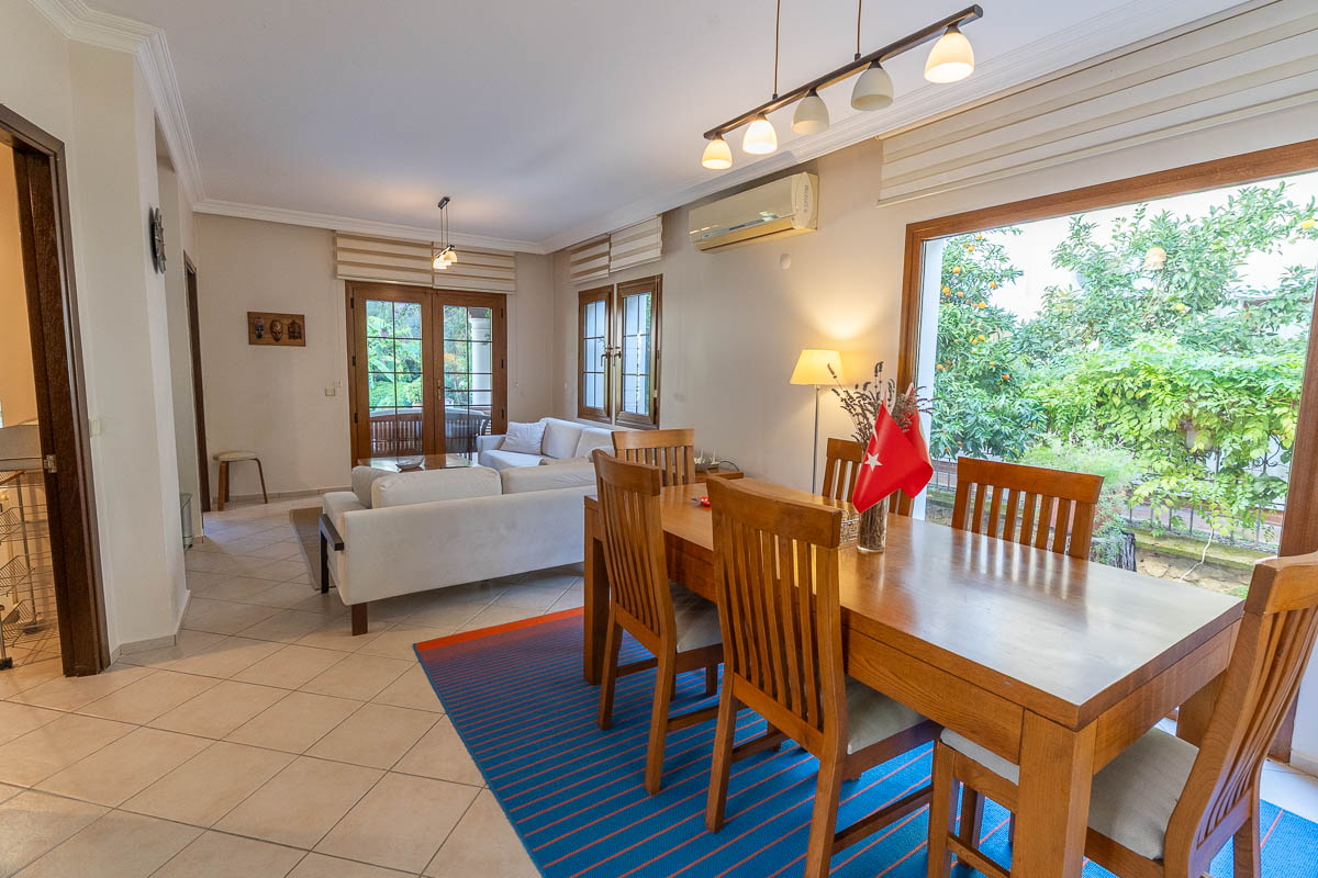 Çam Ormanları İçinde Satılık Villa