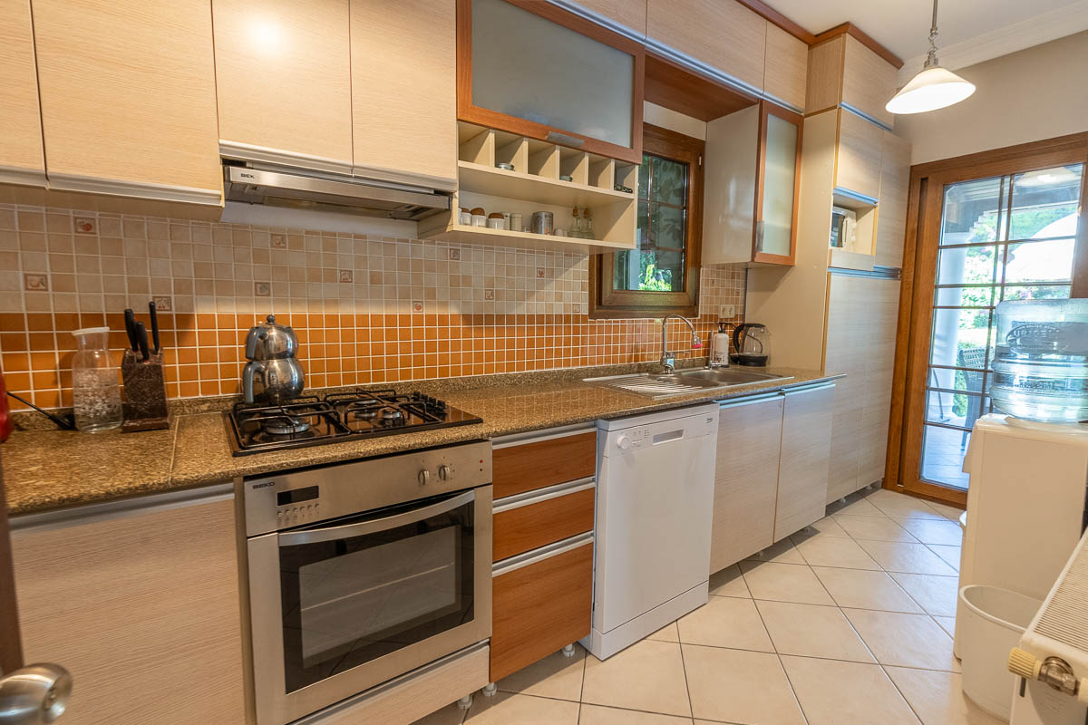 Çam Ormanları İçinde Satılık Villa