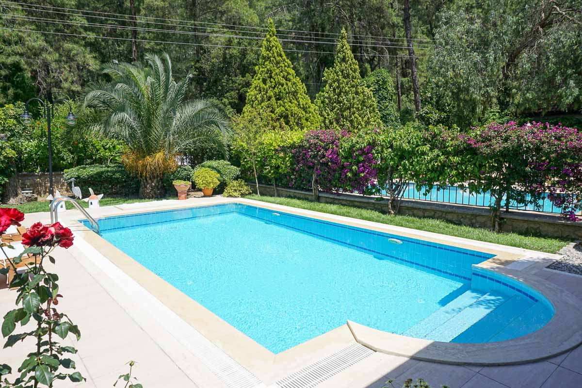 Çam Ormanları İçinde Satılık Villa