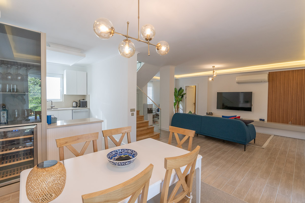 Yenilenmiş Modern Satılık Müstakil Villa