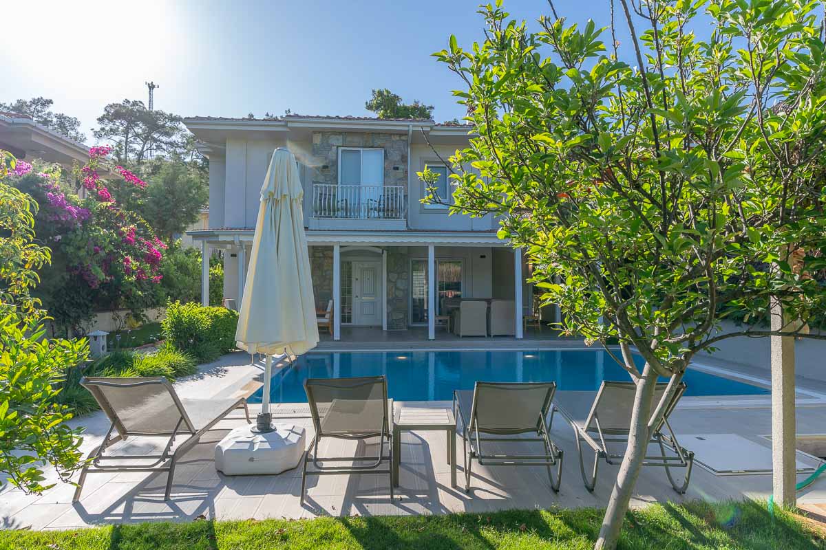 Yenilenmiş Modern Satılık Müstakil Villa