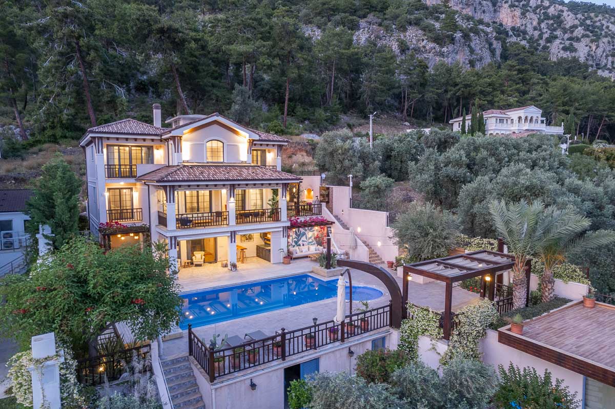 Panoramik Deniz Manzaralı Malikâne