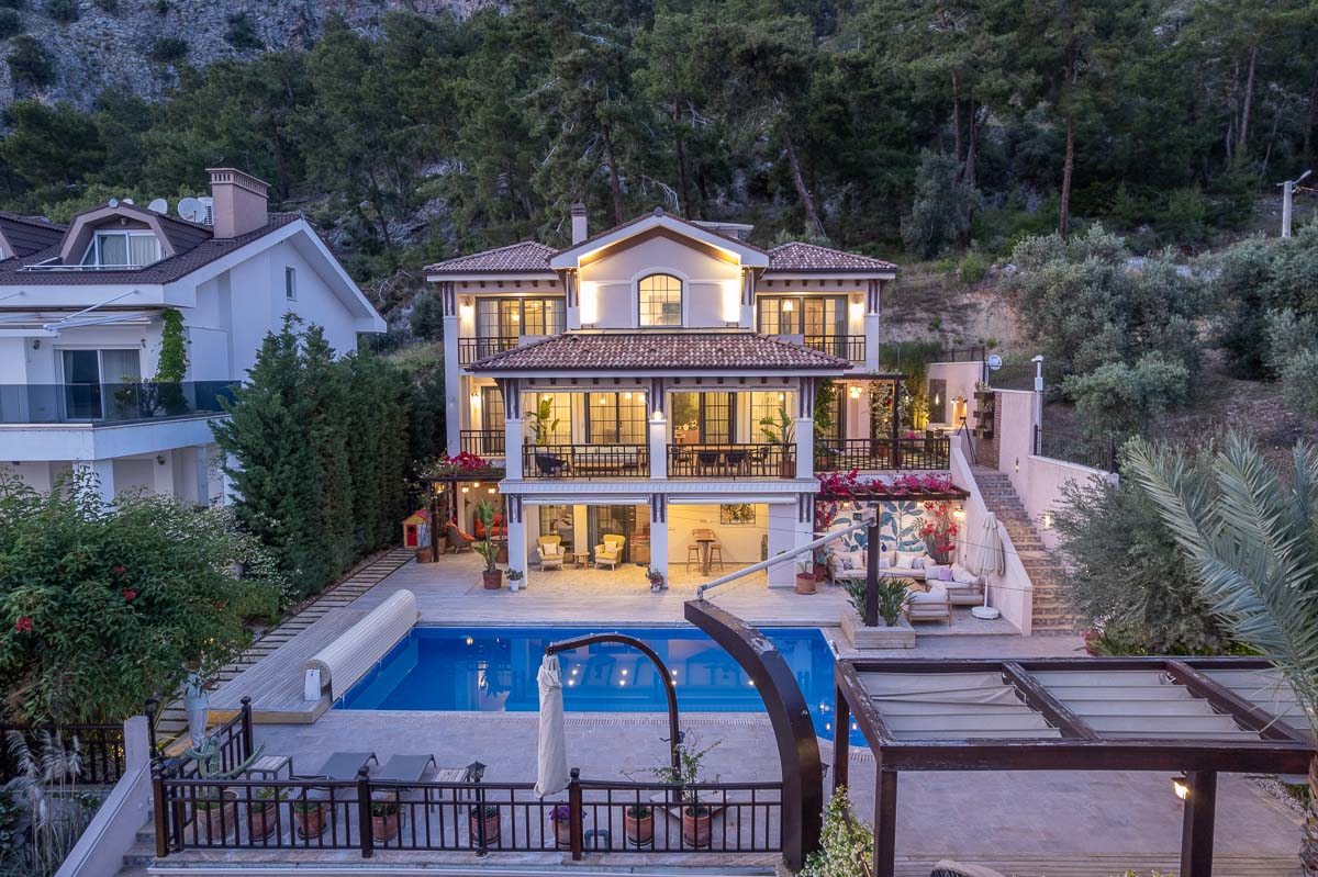 Panoramik Deniz Manzaralı Malikâne