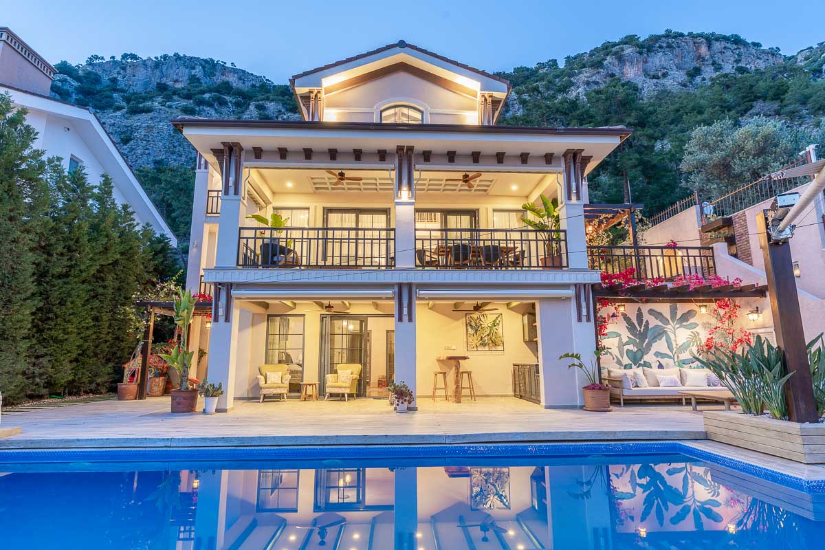 Panoramik Deniz Manzaralı Malikâne