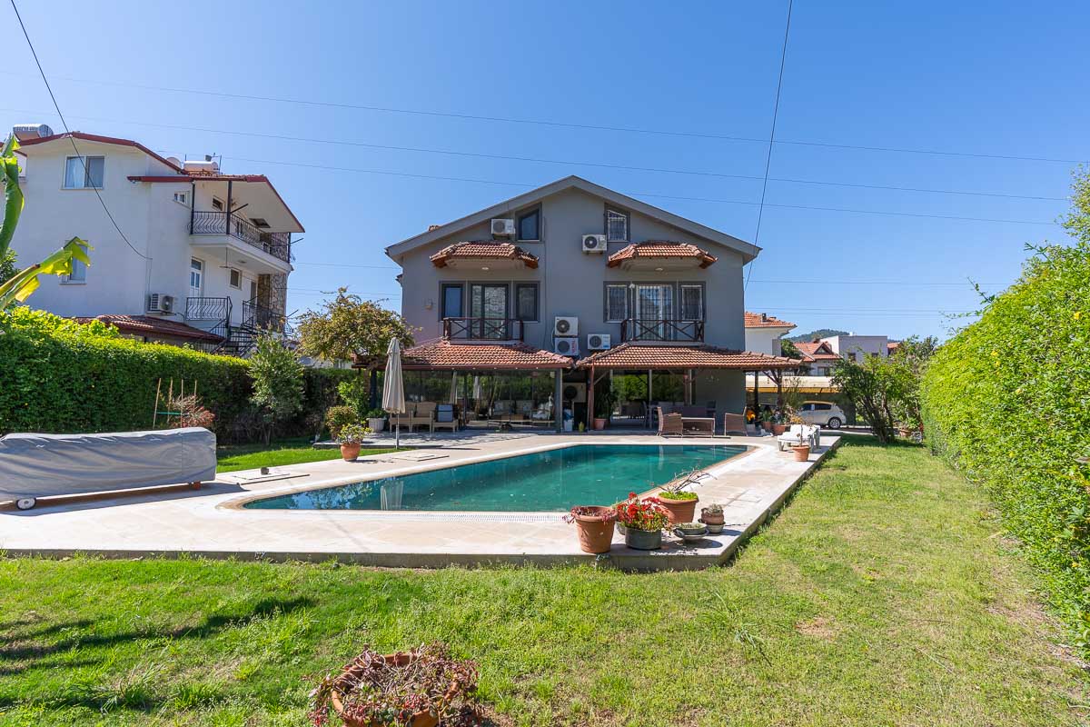 Göcek Merkezde İkiz Villa