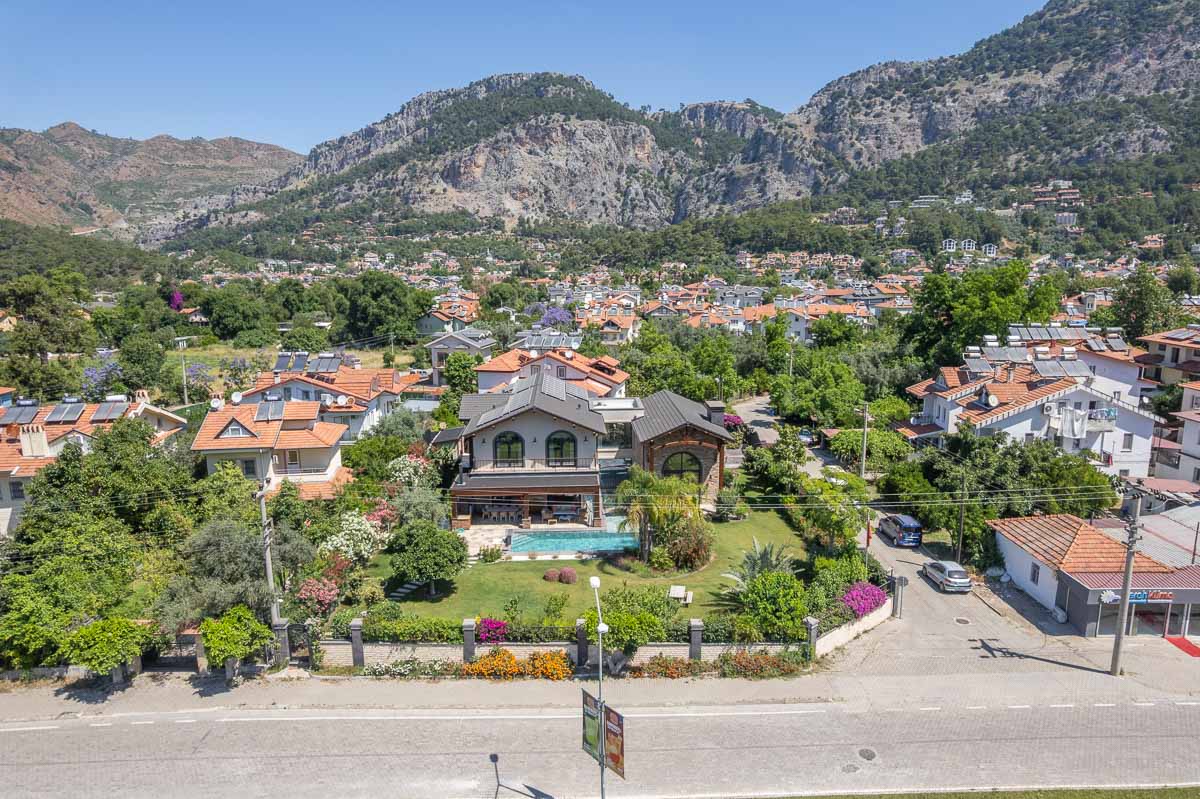 Göcek Merkezde Modern Villa