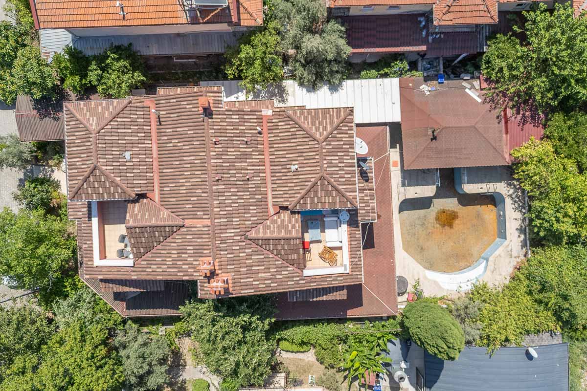 İkiz Villa ve Geniş Arsa