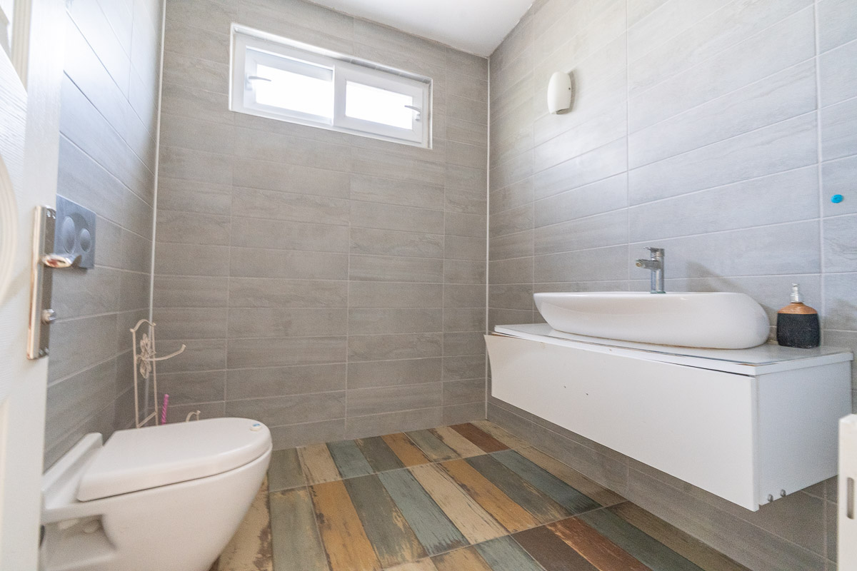 İkiz Villa ve Geniş Arsa