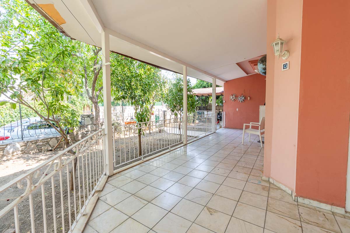 İkiz Villa ve Geniş Arsa