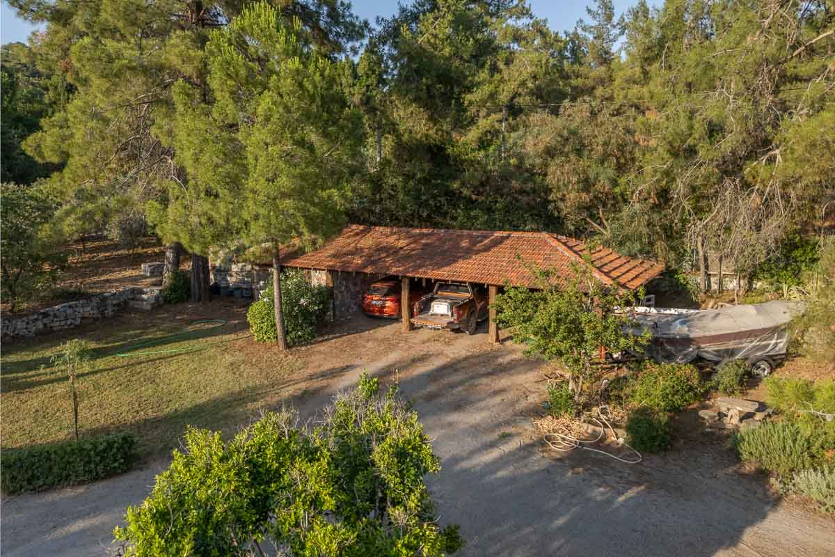 10.280 m2 Bahçe İçinde Çiftlik Evi