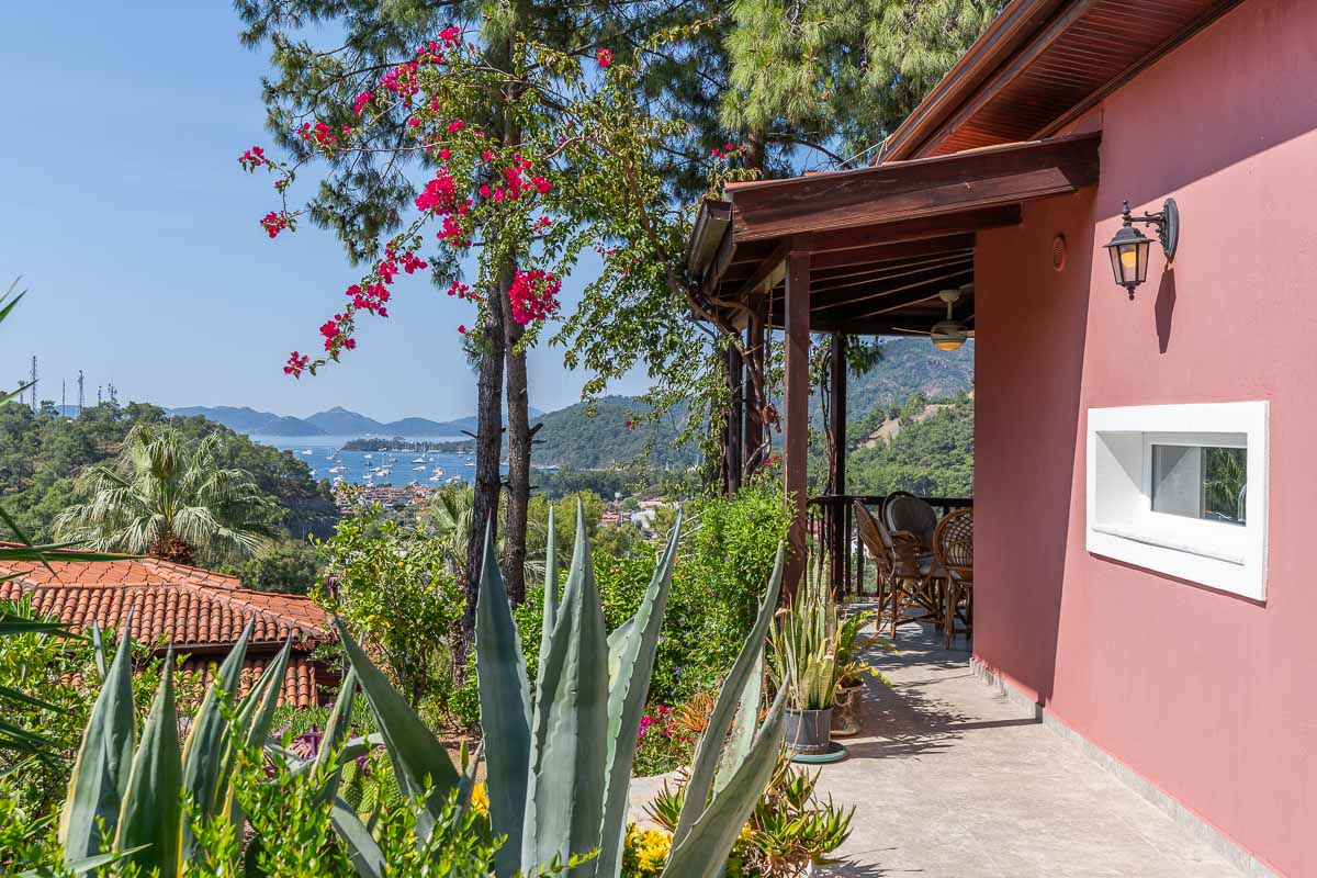 Kalimche’de Deniz Manzaralı Özel Villa