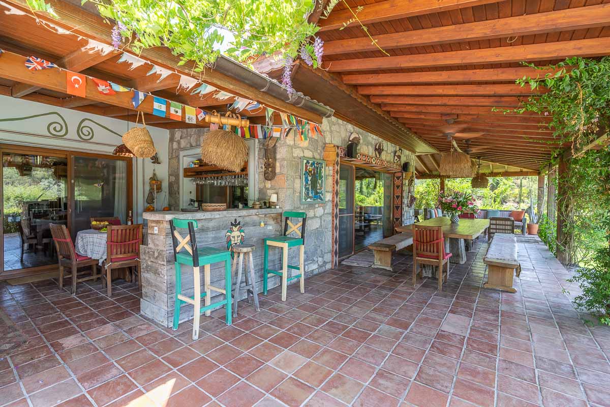 10.280 m2 Bahçe İçinde Çiftlik Evi