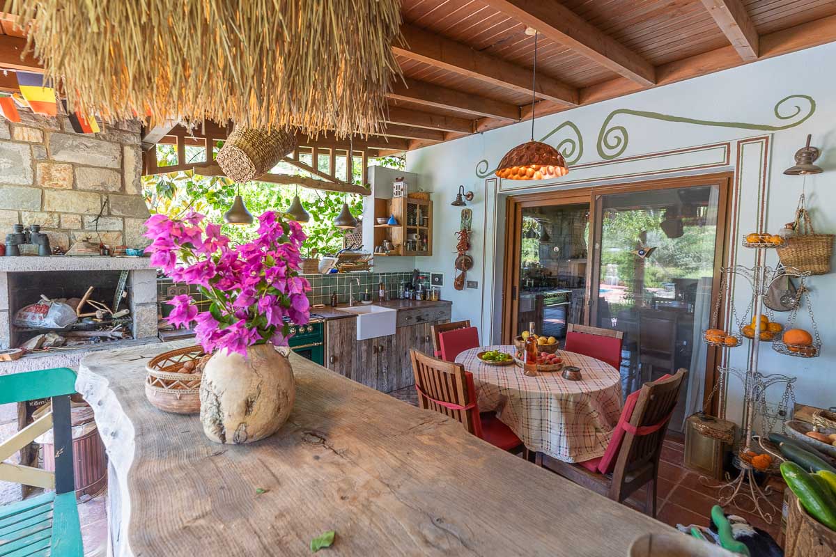 10.280 m2 Bahçe İçinde Çiftlik Evi