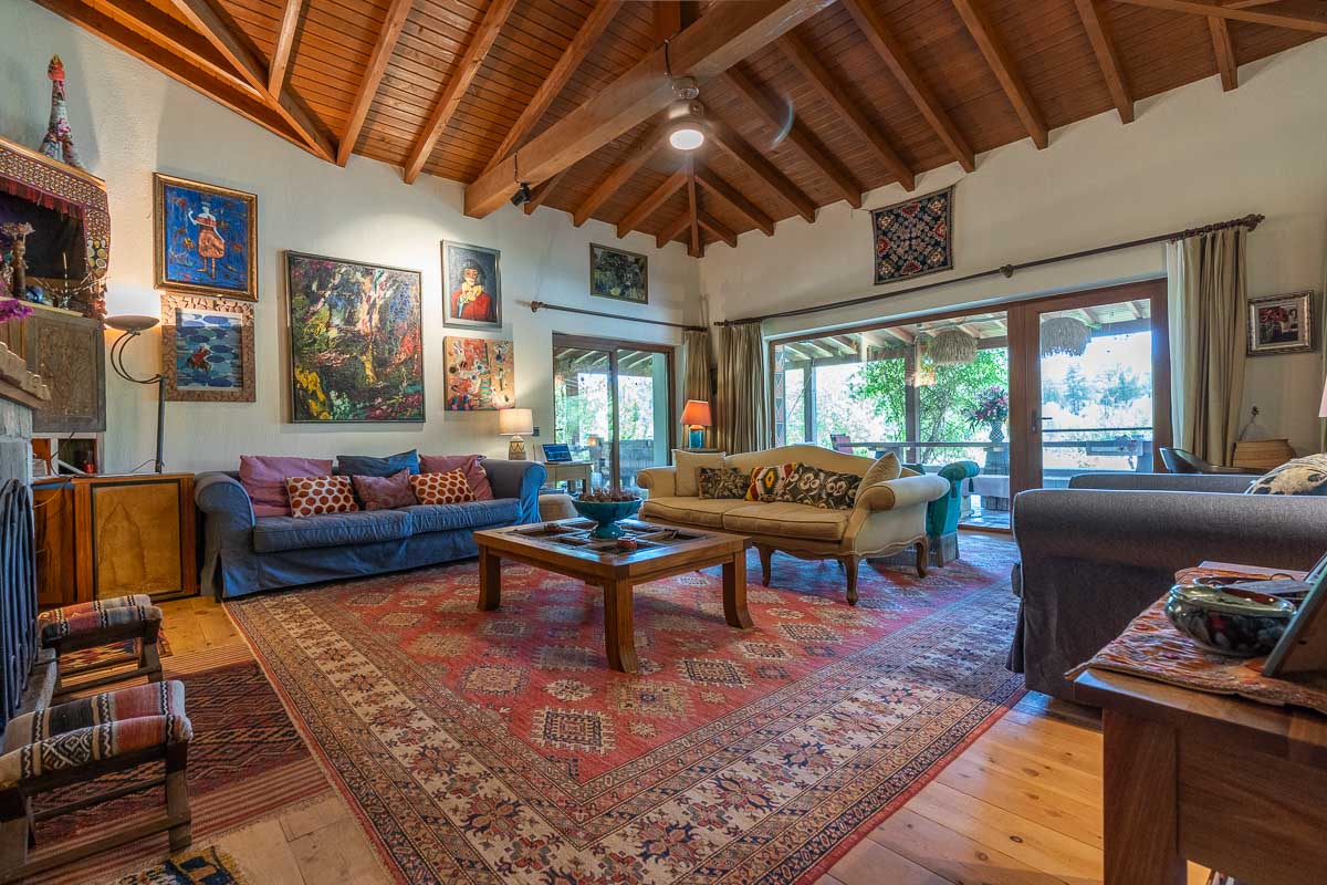 10.280 m2 Bahçe İçinde Çiftlik Evi