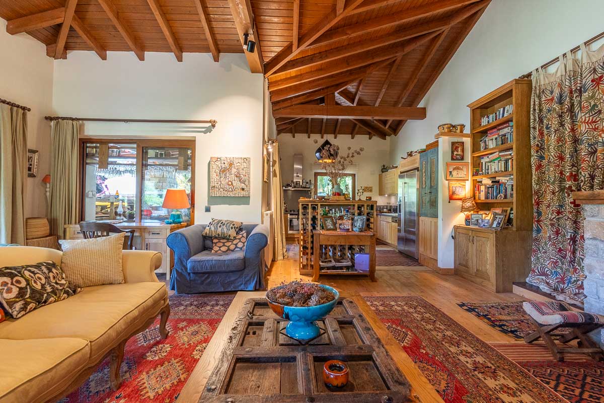 10.280 m2 Bahçe İçinde Çiftlik Evi