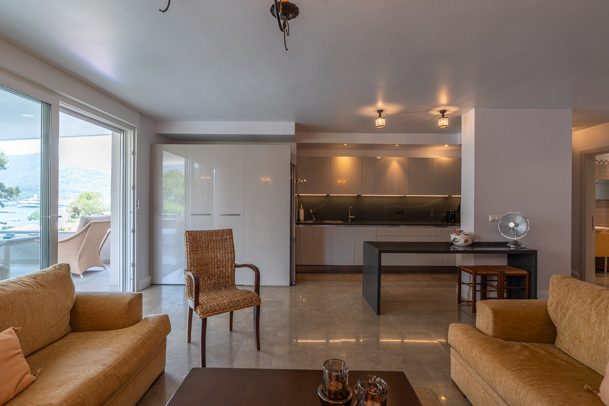 Safir Sitesi’nde Deniz Manzaralı Dubleks