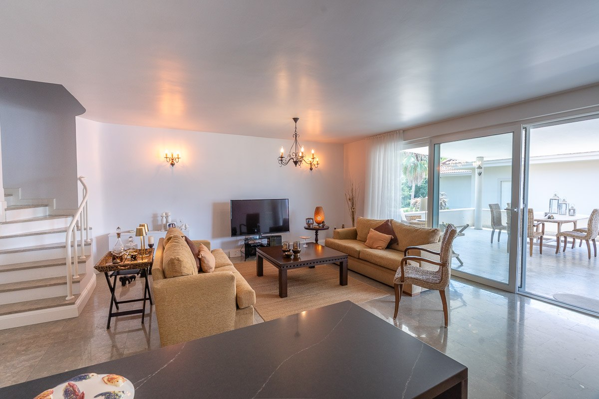 Safir Sitesi’nde Deniz Manzaralı Dubleks