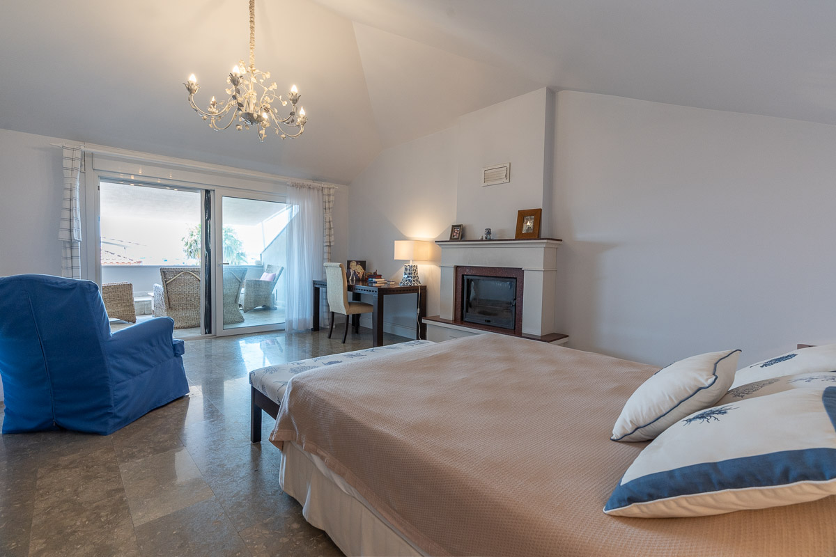 Safir Sitesi’nde Deniz Manzaralı Dubleks