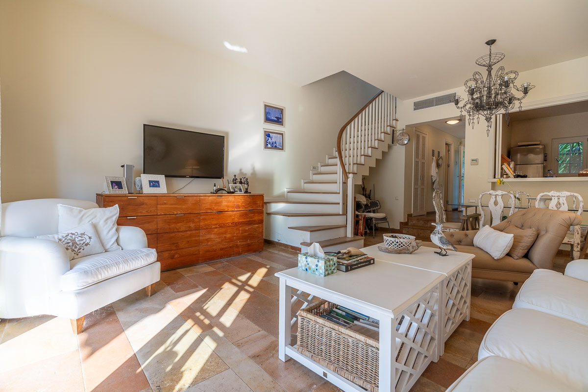 Göcek Portville Sitesinde En Ön Blokta İskeleli Deniz Manzaralı Satılık Villa