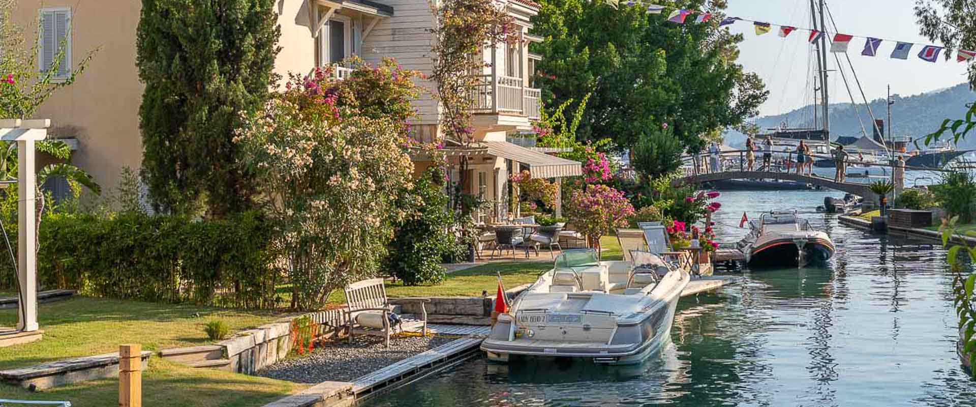 Portville Sitesinde İskeleli Satılık Villa