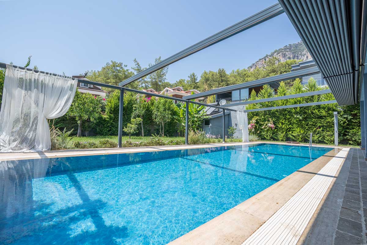 Yeşillikler İçinde Modern Villa
