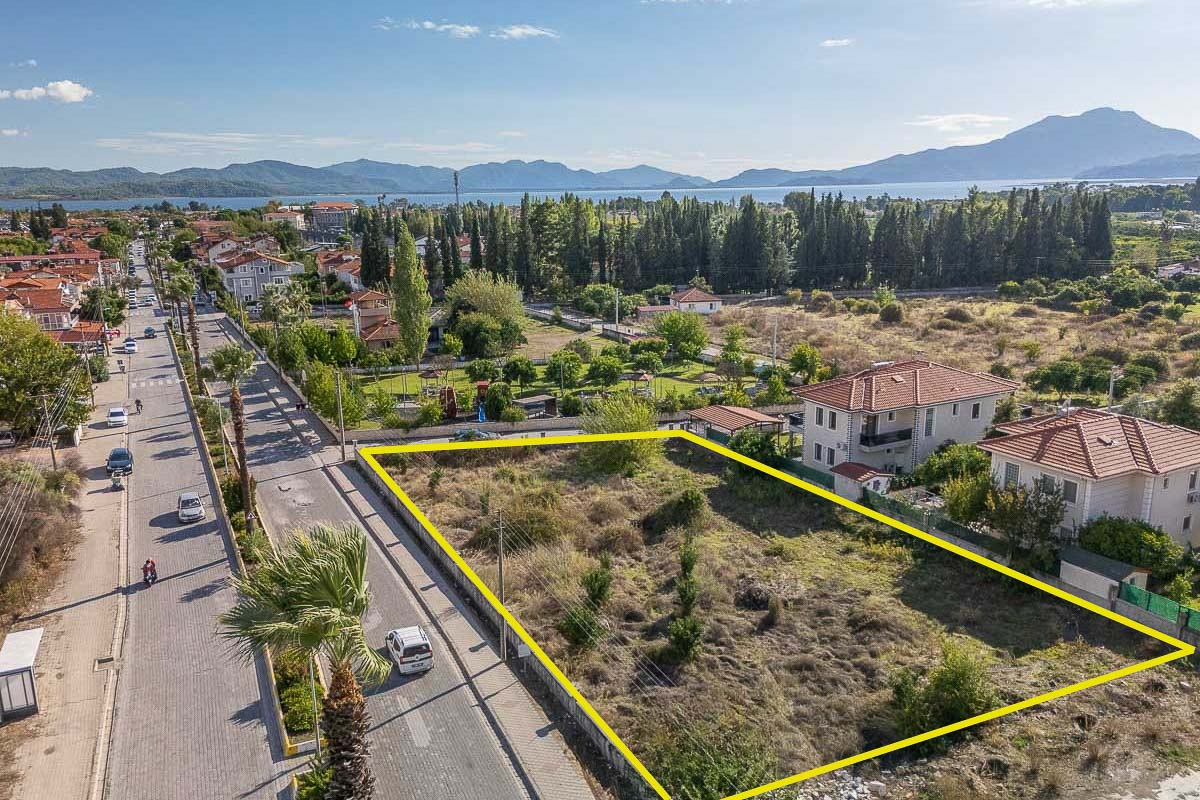 Köyceğiz’de Ana Cadde Üzeri 3 Parsel