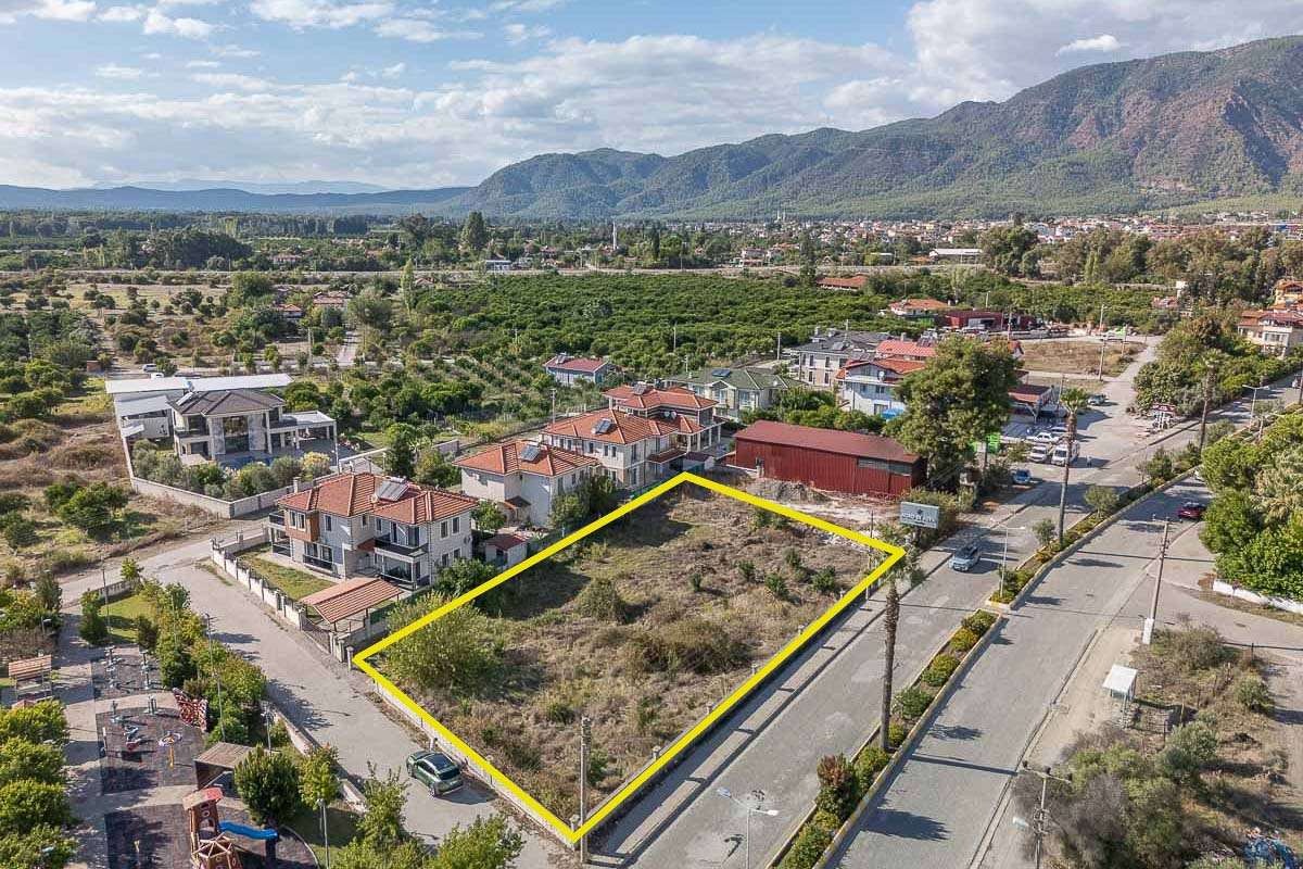 Köyceğiz’de Ana Cadde Üzeri 3 Parsel