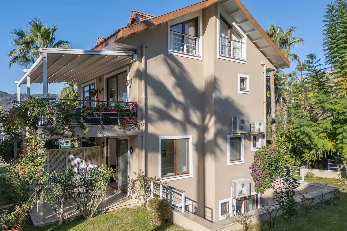 Aquamarine Sitesi Bahçeli Dubleks