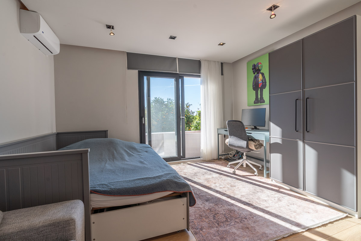 Kalimche’de Yenilenmiş 5 Odalı Villa