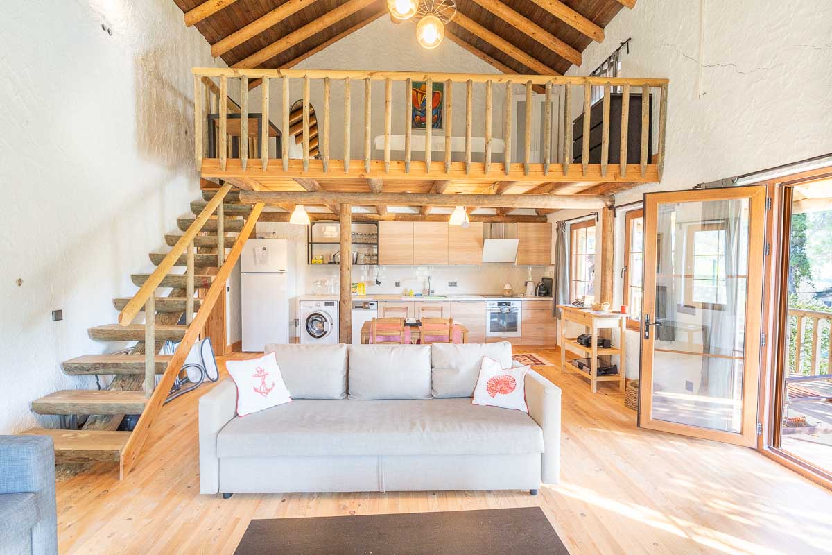 Gökçeovacık’ta Manzaralı Bahçeli Ev