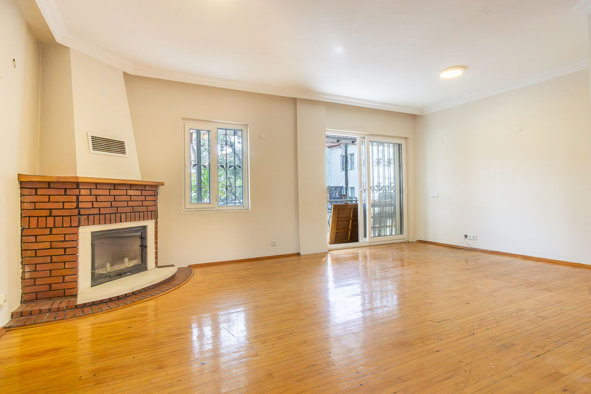 Göcek Merkezde Bahçeli Ev