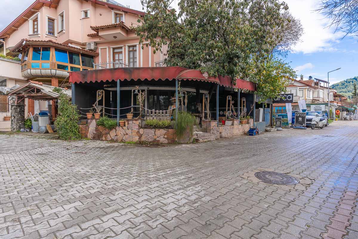 Göcek Merkezde Kiralık Ticari Alan