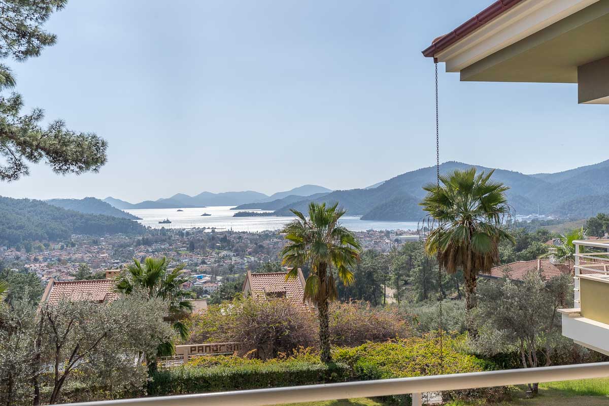 Göcek’te Deniz Manzaralı Dubleks